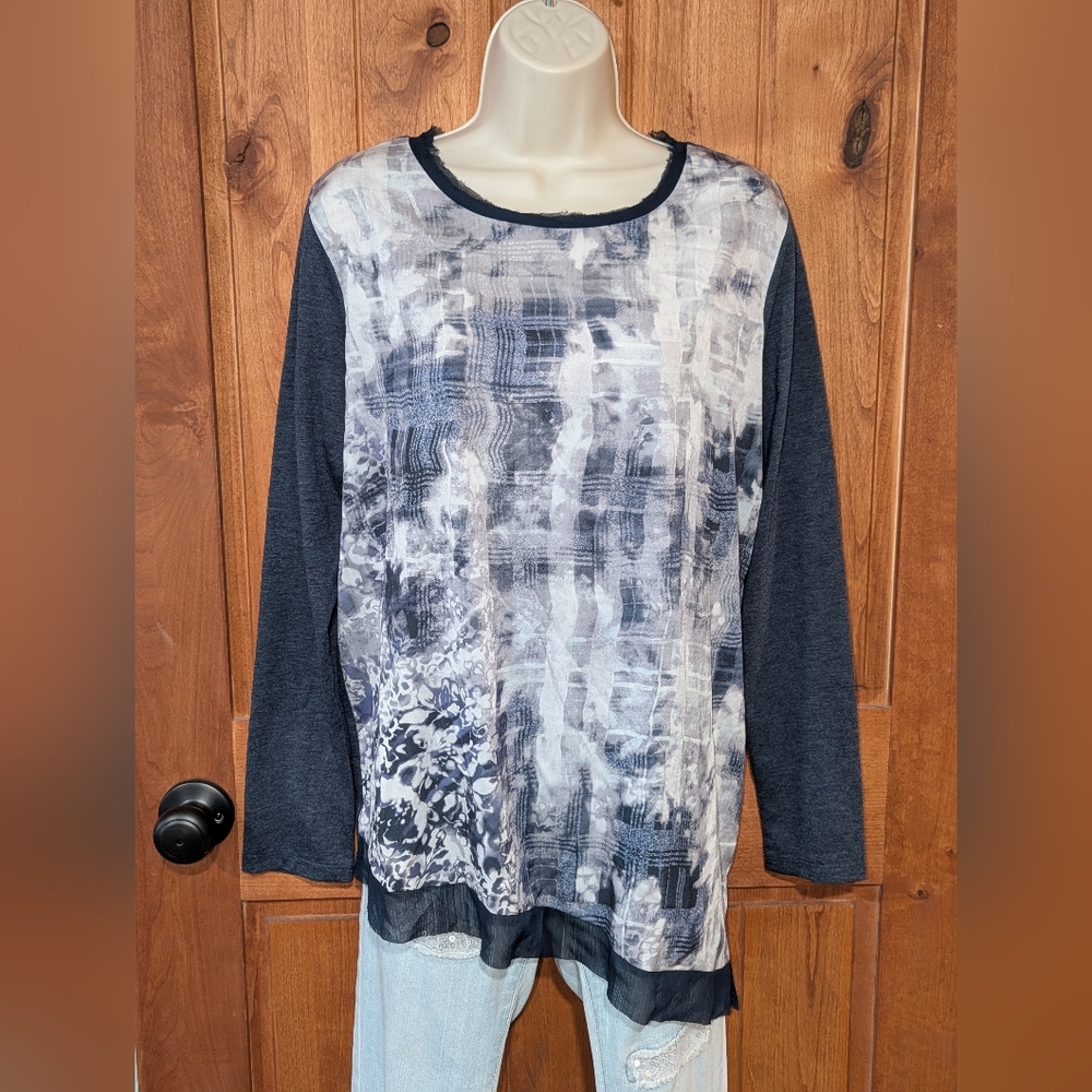 Simply Vera Vera Wang Blue and Gray Abstract Blouse